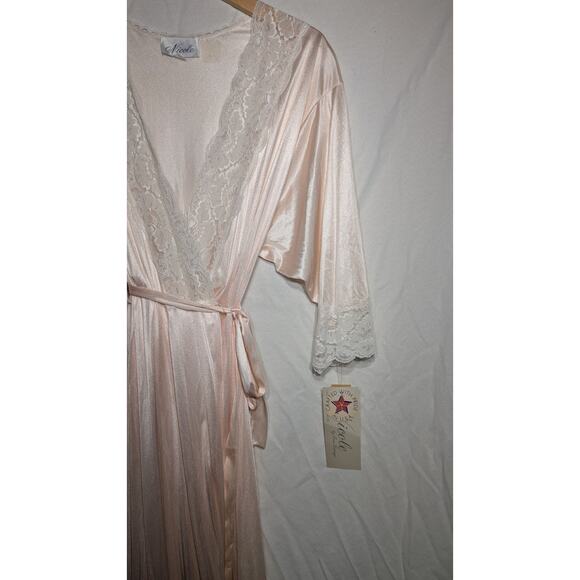 Vintage deadstock Nicole Womens Full Length Blush Nylon Belted Robe Sz SP Lace - Picture 2 of 9